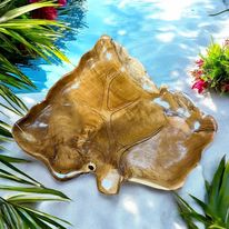 Leaf shaped platter from teak